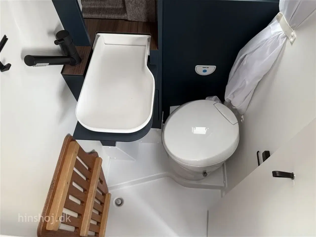 Billede 16 - 2025 - Eriba Car 600 Deep Ocean Blue Aut   Eksklusiv Eriba Car 600 Deep Ocean Blue 2025  fra Hinshøj Caravan.