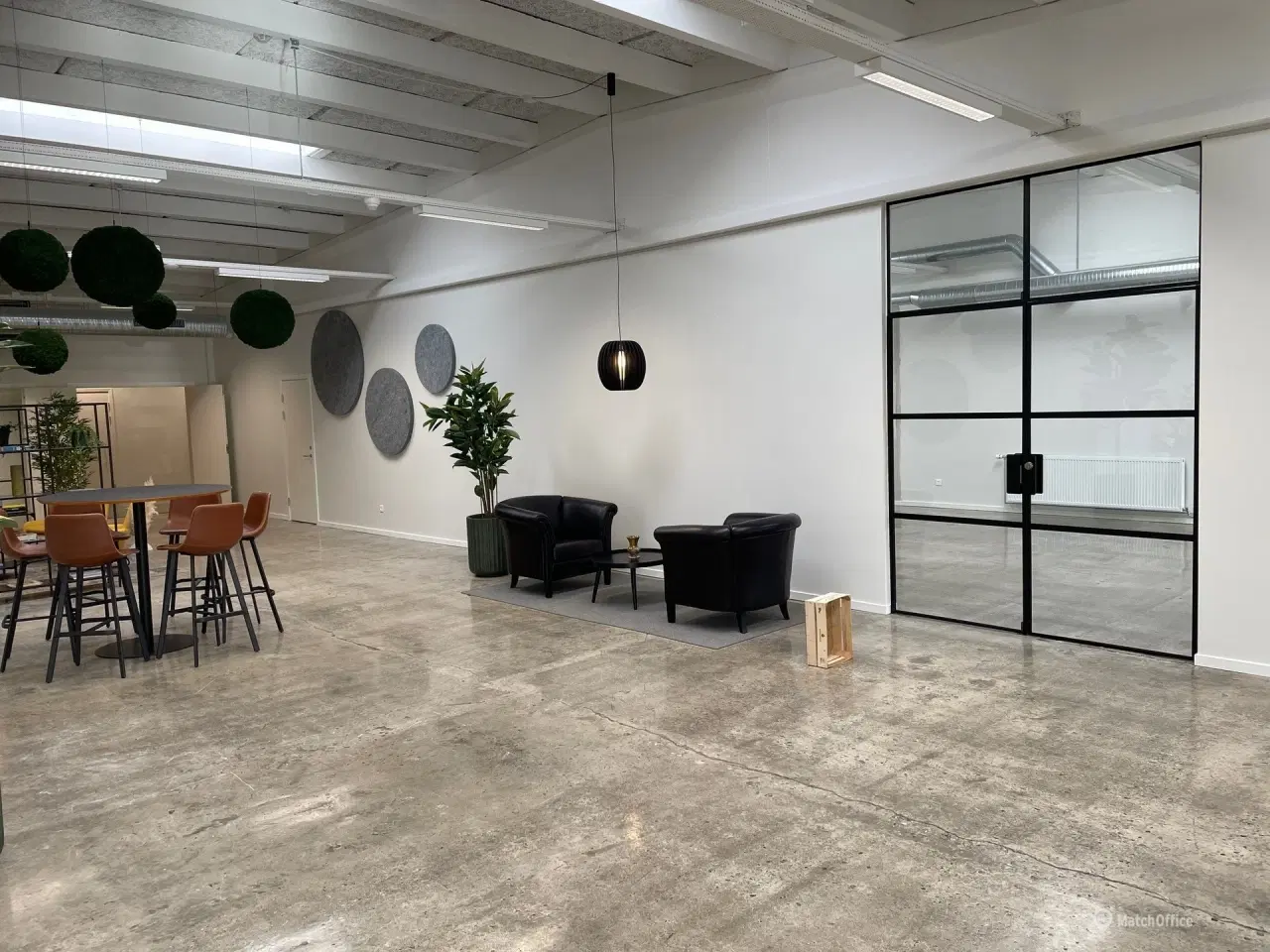 Billede 11 - Dejlig lyst kontor i unikke omgivelser.