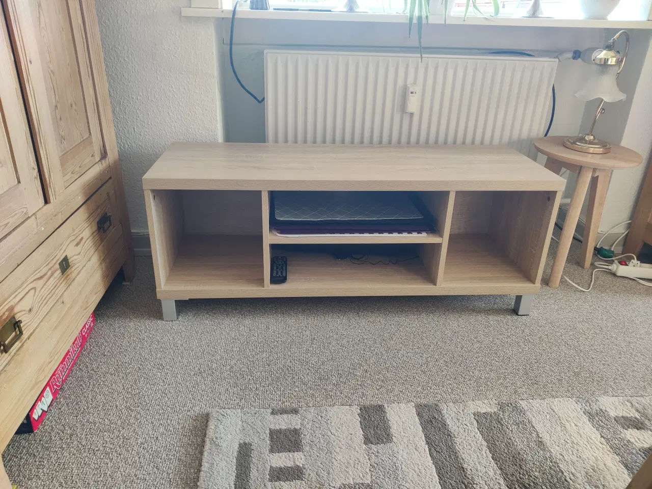 Billede 1 - Tv bord/lille reol