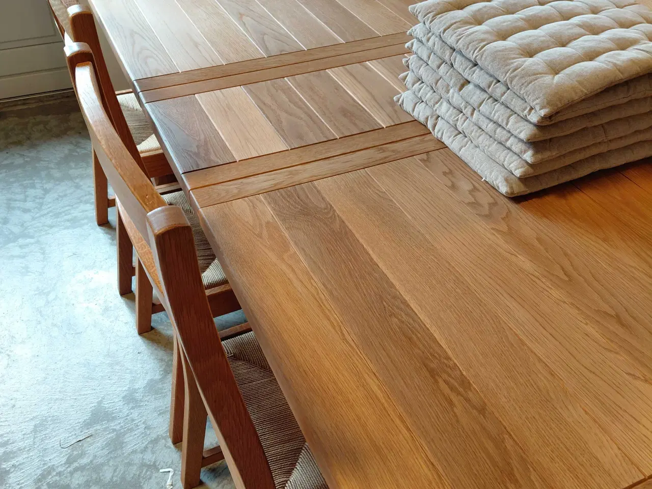 Billede 6 - Spisebord i massiv eg