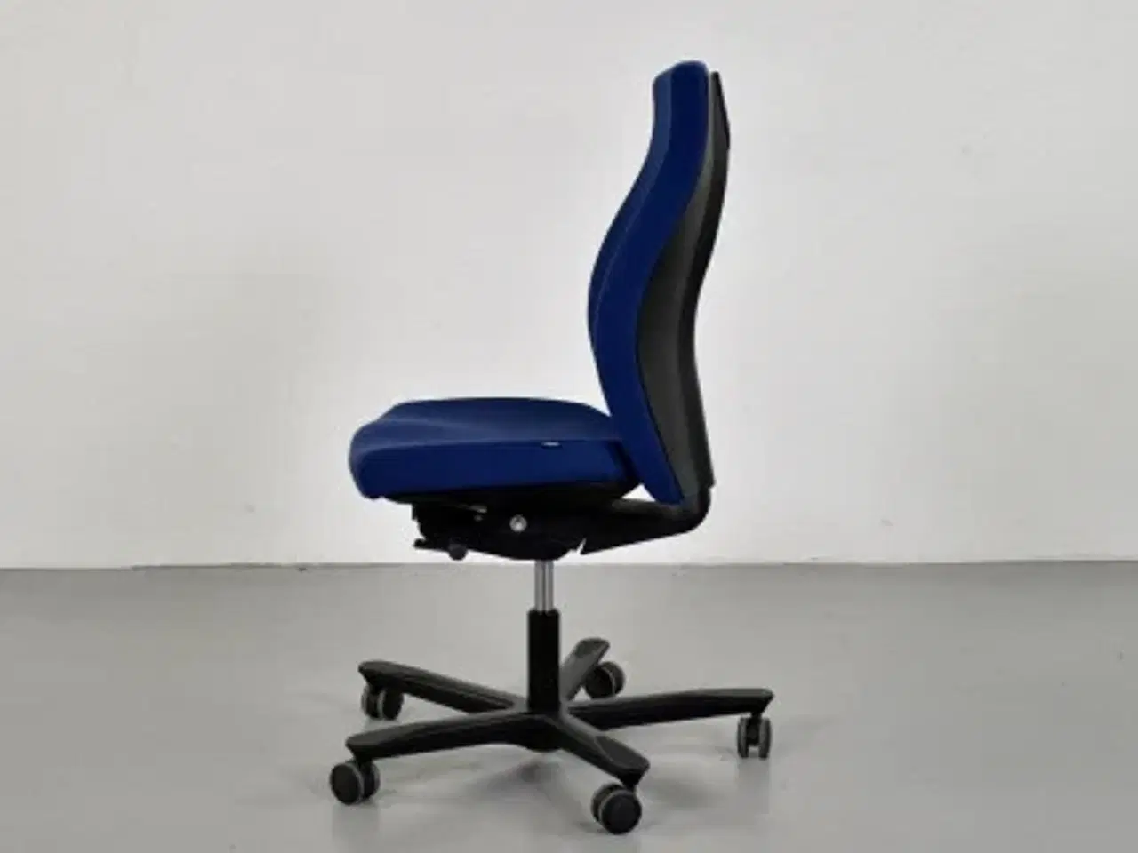 Billede 4 - Efg kontorstol med blå polster og sort stel
