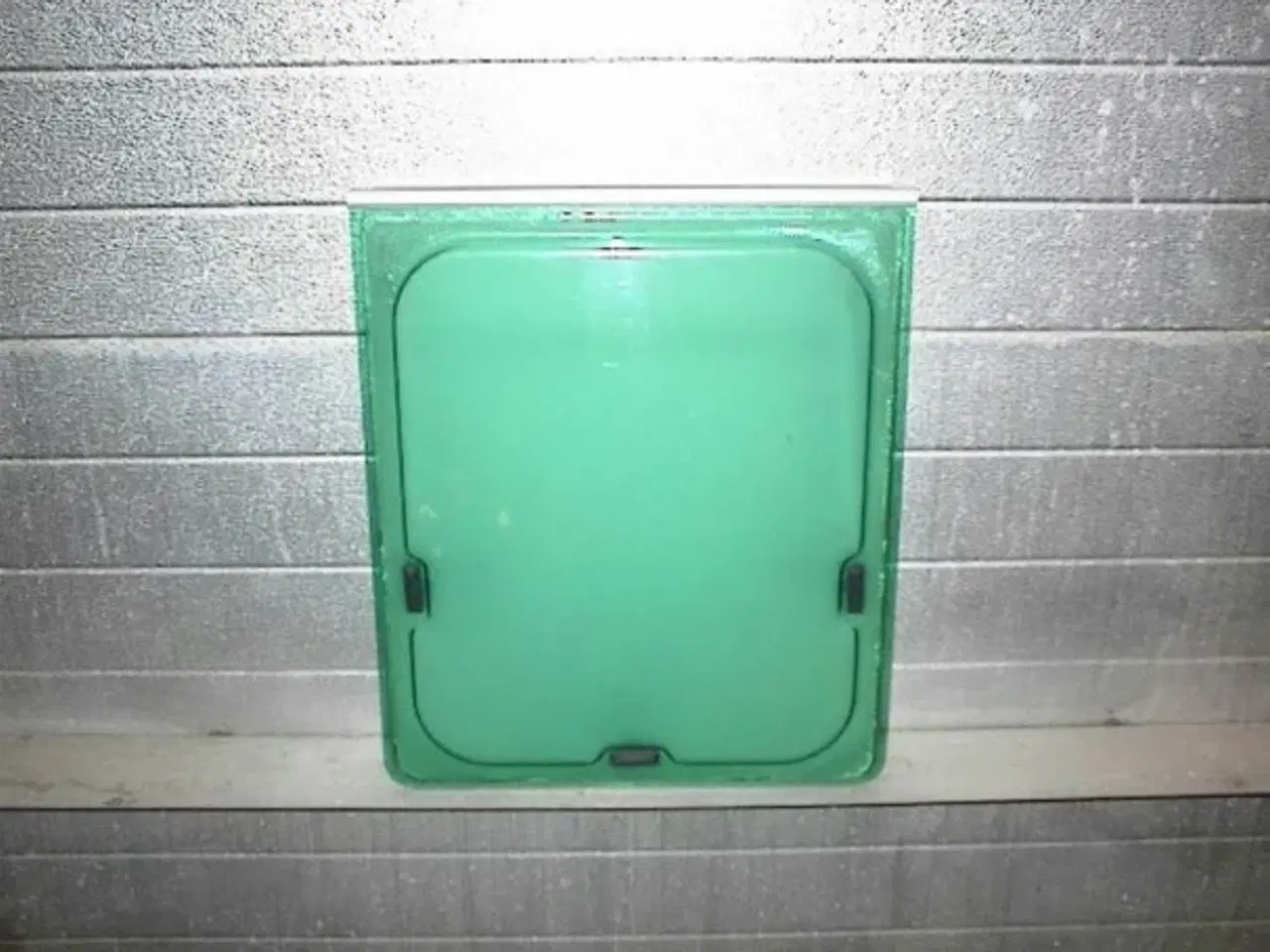 Billede 1 -   Adria Toilet Rude.