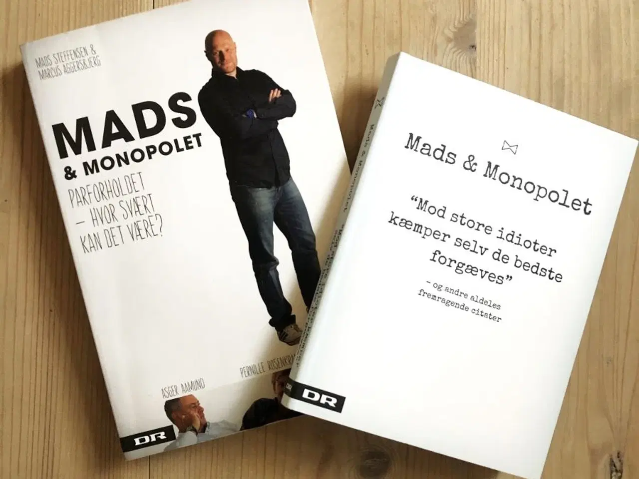 Billede 1 - 2 bøger fra Mads og Monopolet