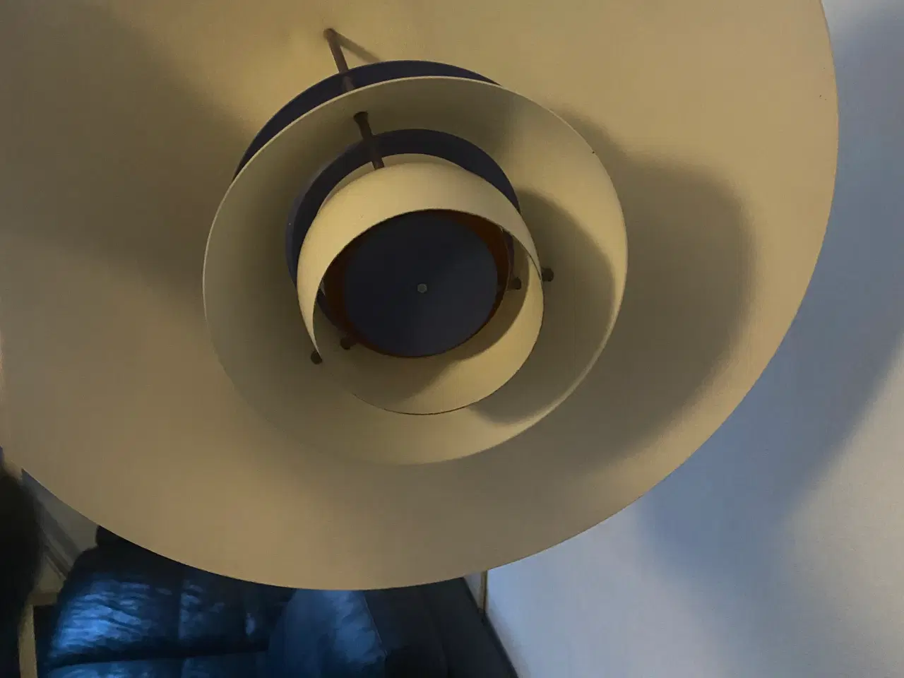 Billede 1 - PH5 i hvid med blå bund 2 stk