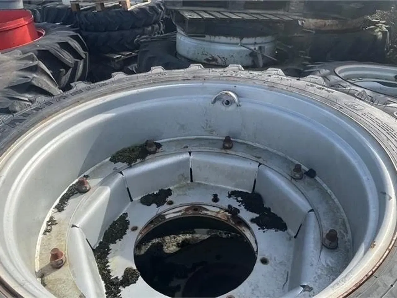 Billede 1 - Alliance 380/90R46 + 320/85R34 Kommer fra en Case IH Maxxum