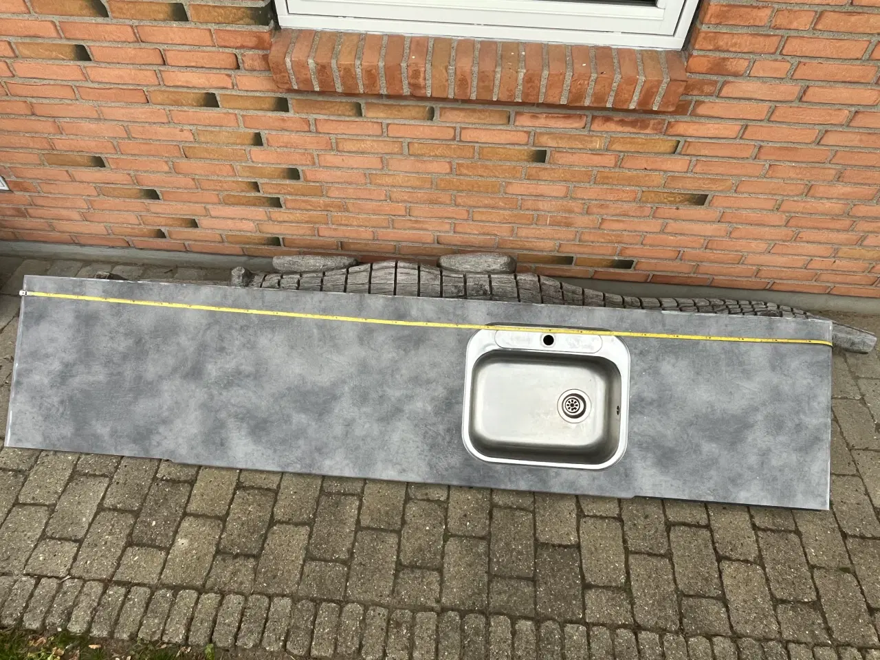 Billede 1 - Grå laminatbrodplade med underlimet 50 cm vask 