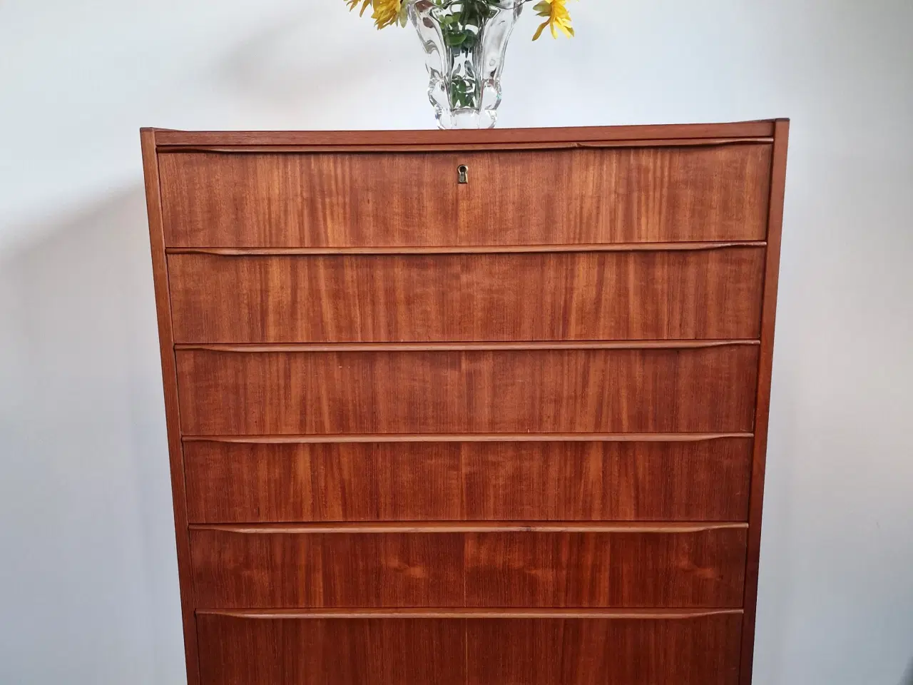Billede 1 - Flot stilren "tallboy" kommode
