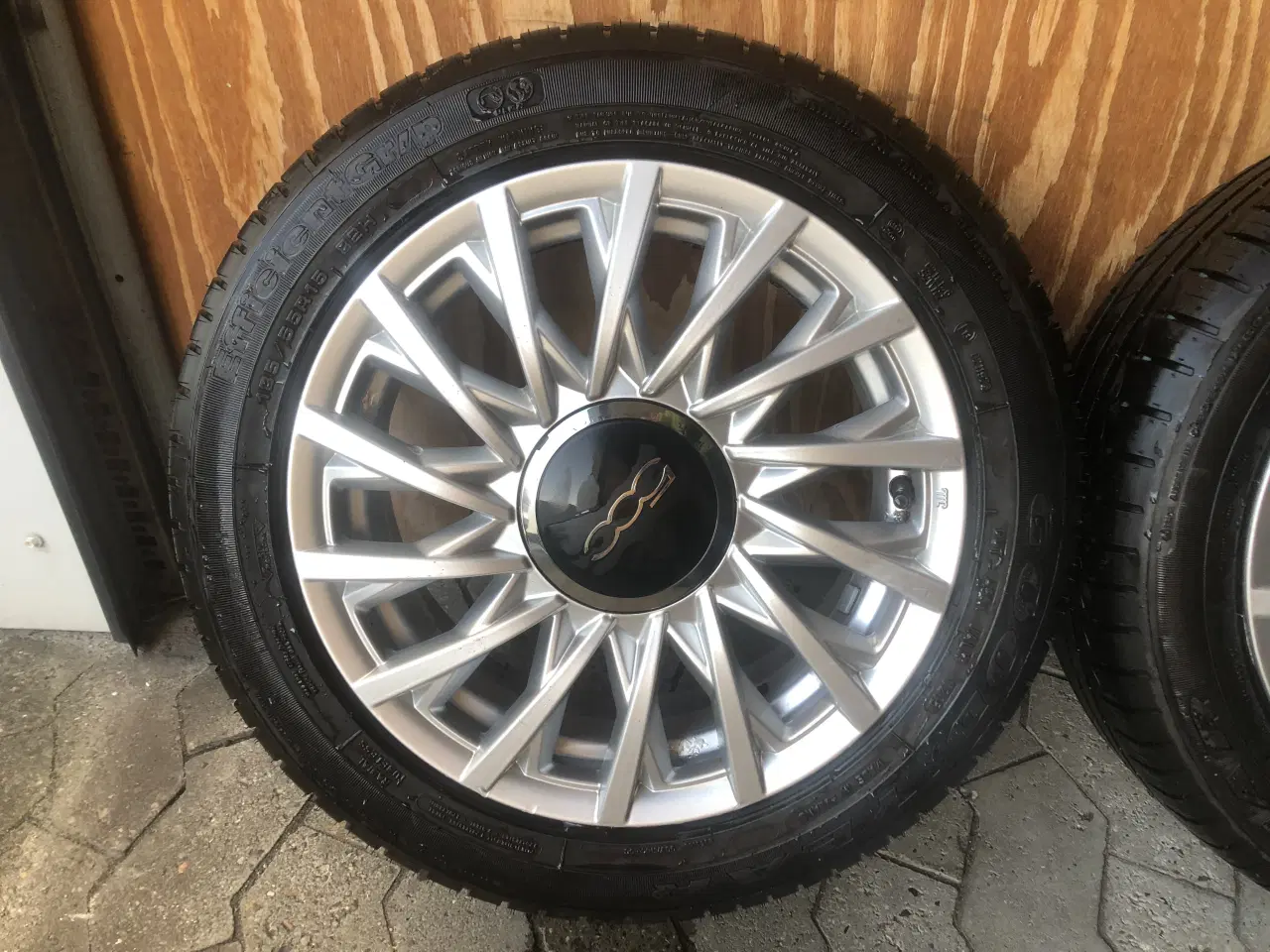 Billede 2 - Originale Fiat 500 Lounge fælge & Goodyear dæk