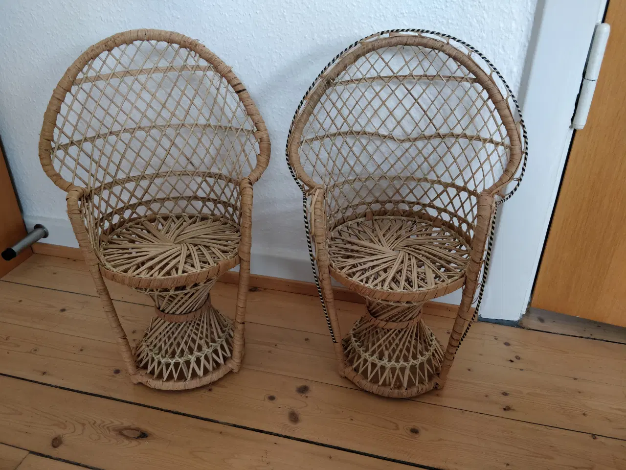 Billede 1 - Dukkestole