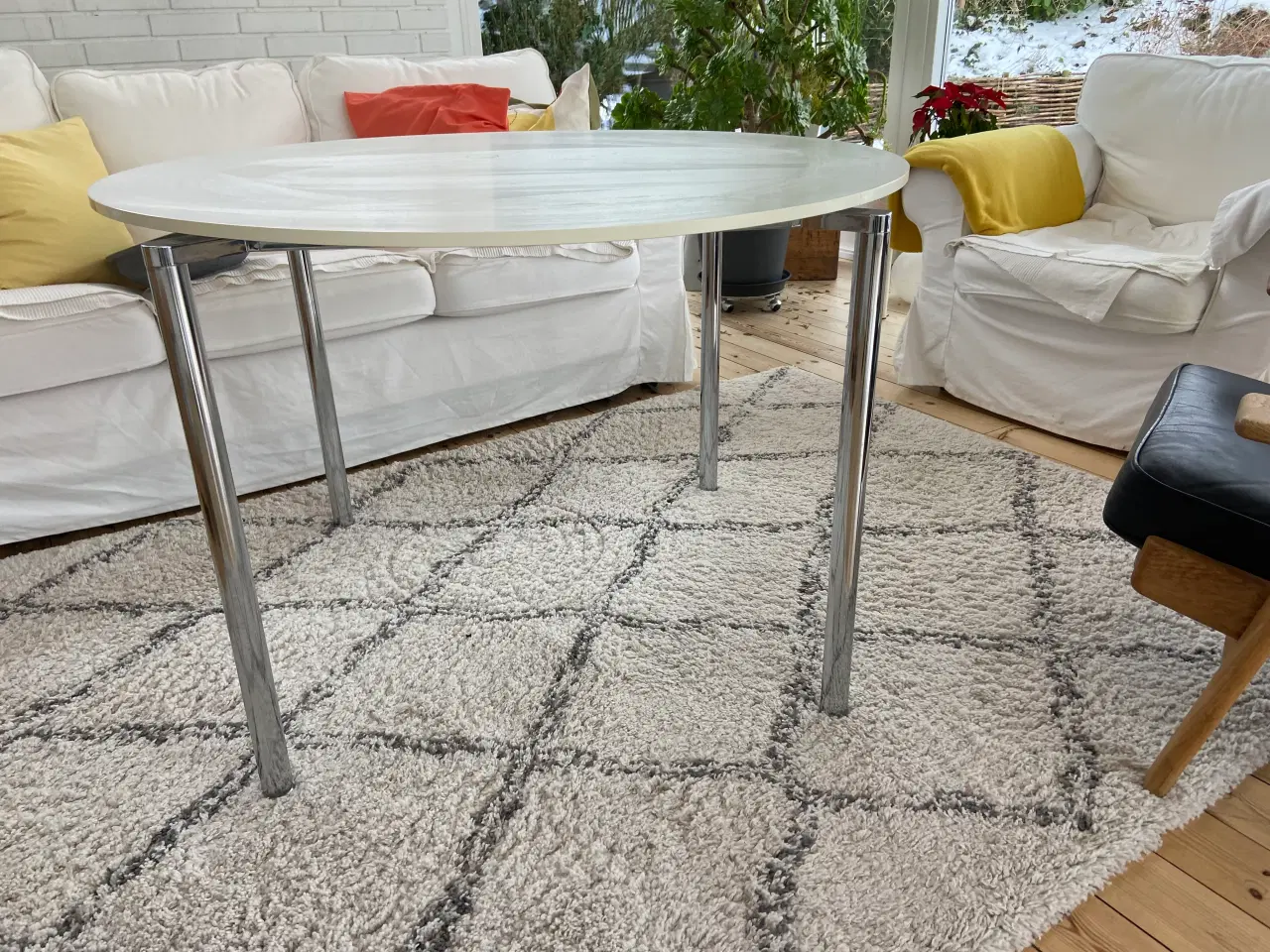 Billede 1 - Spise bord med stole