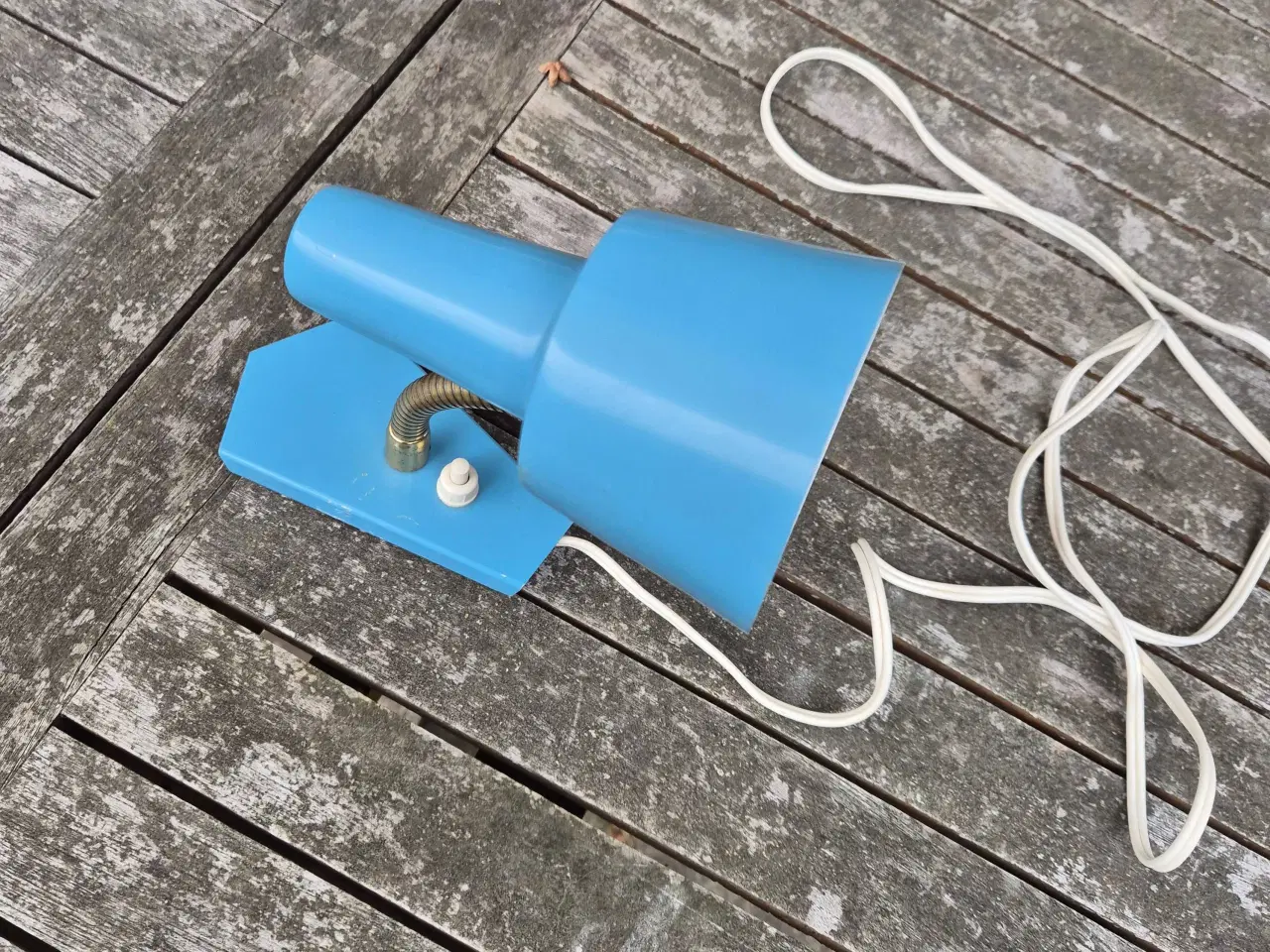 Billede 2 - Skøn lyseblå væglampe 