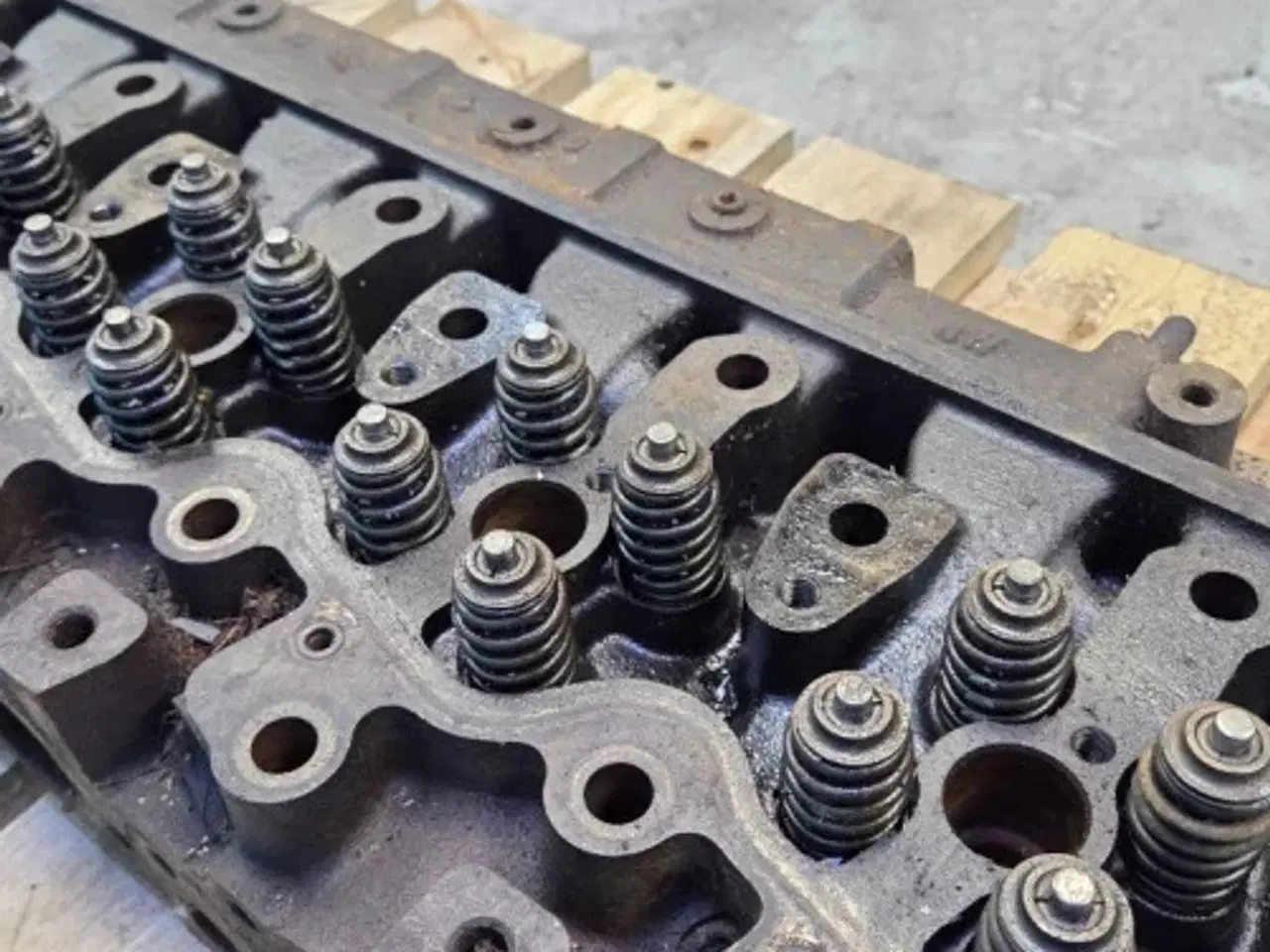 Billede 3 - John Deere 6068   Topstykke   RE567118 