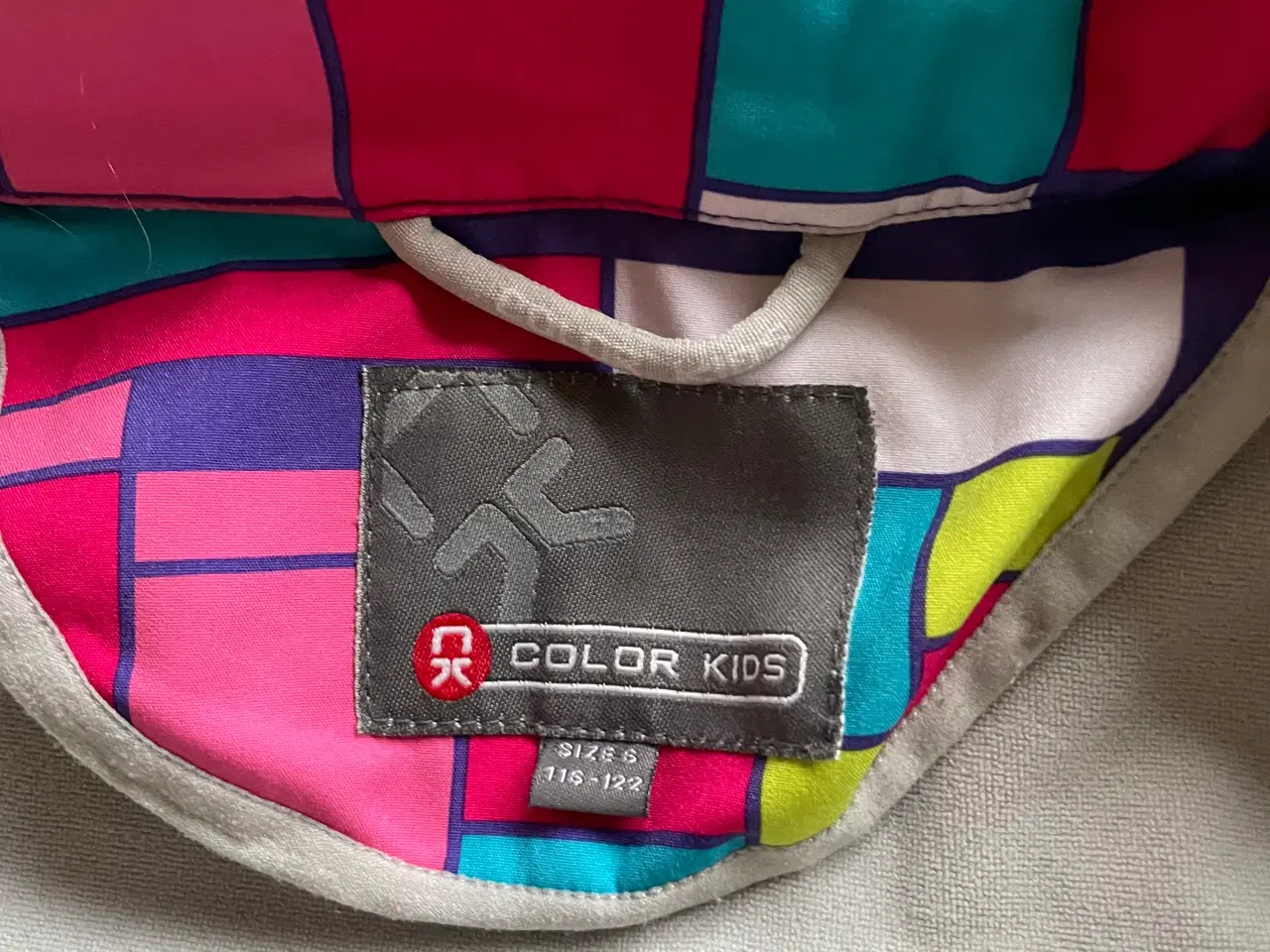 Billede 3 - Fleece jakke størrelse 6 år, Color Kids