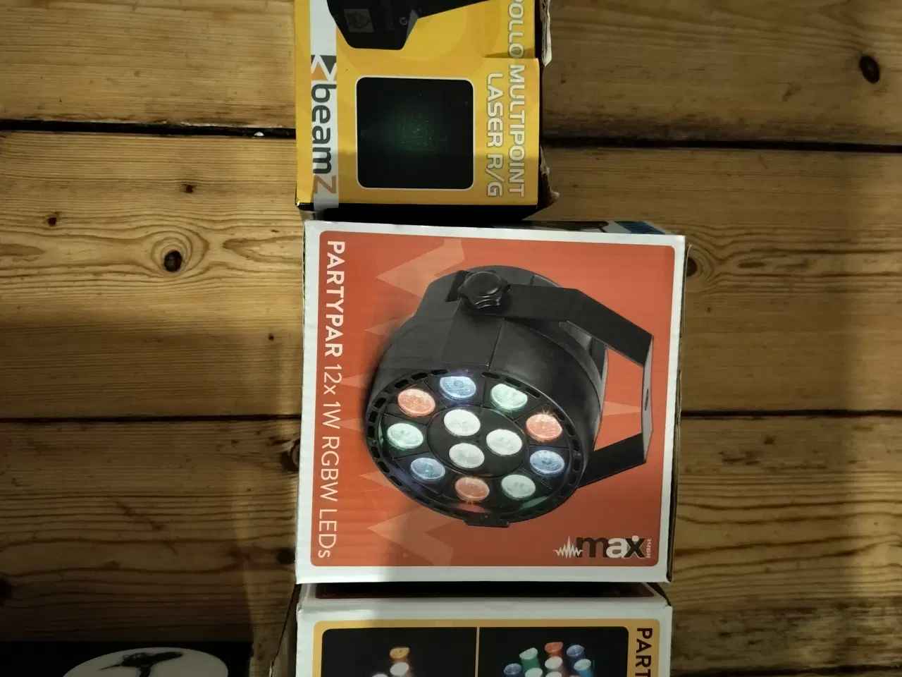 Billede 13 - DJ mixer og bord og højtaler med stativ m.m