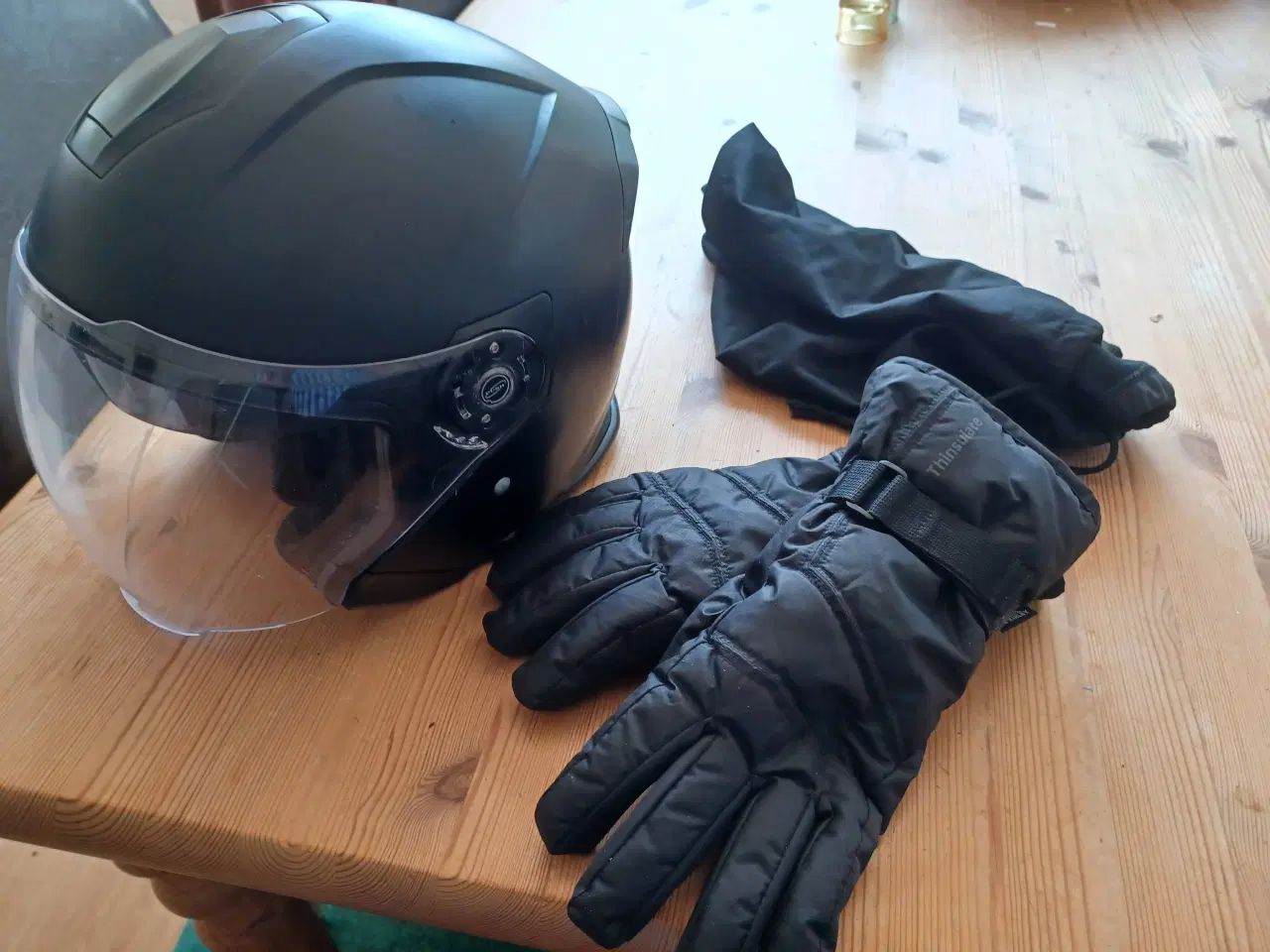 Billede 1 - Pilothjelm brugt få gange