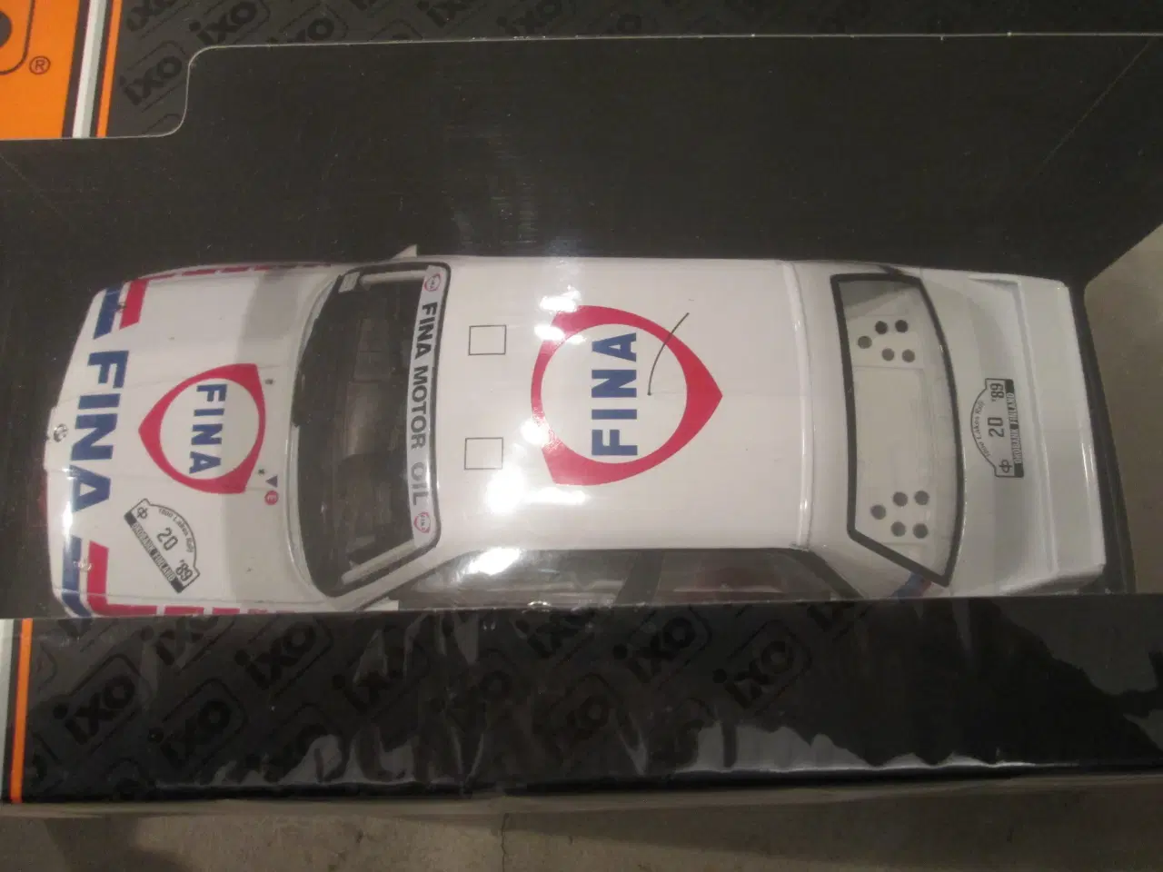 Billede 2 - Modelbil 1:18  Bmw M3 1989  Ixo