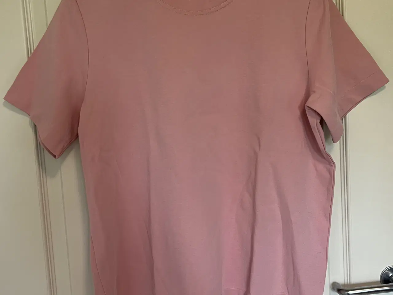 Billede 1 - Lyserød t-shirt fra H&M