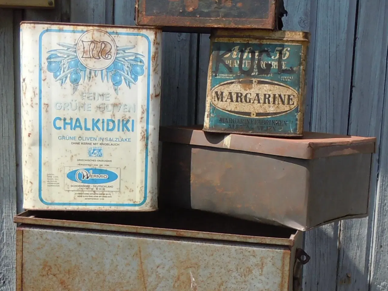 Billede 10 - 6 Blikkasser/Æsker meget gamle, nogle med tekst.