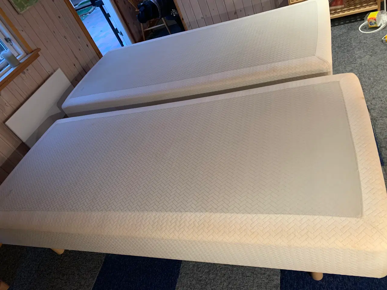 Billede 2 - 2 Dux senge med gavl