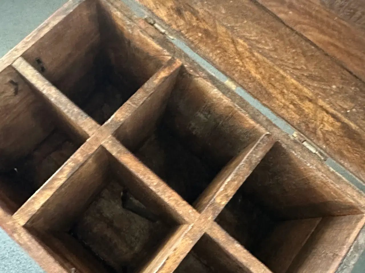 Billede 2 - Dekorativt træskrin.