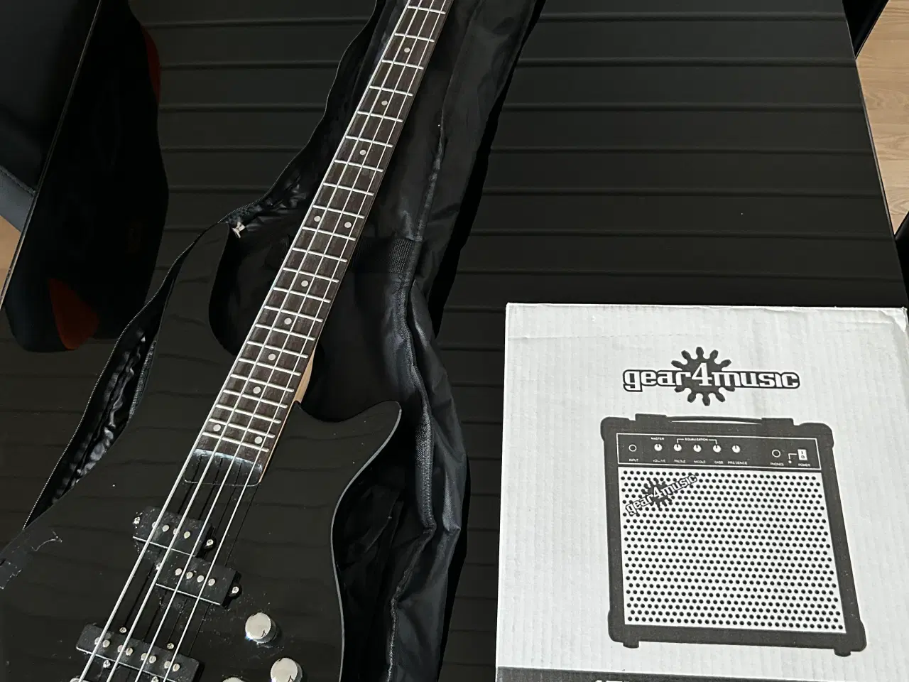 Billede 1 - Begynder sæt, forstærker og bas