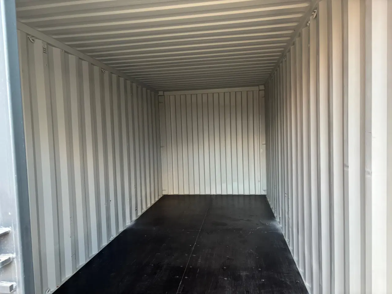 Billede 2 - TILBUD TILBUD 20 fods Container med småbuler. 7016