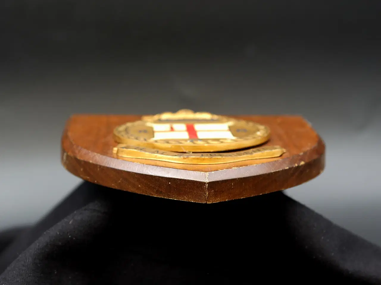 Billede 6 - HMS President Royal Navy skjold