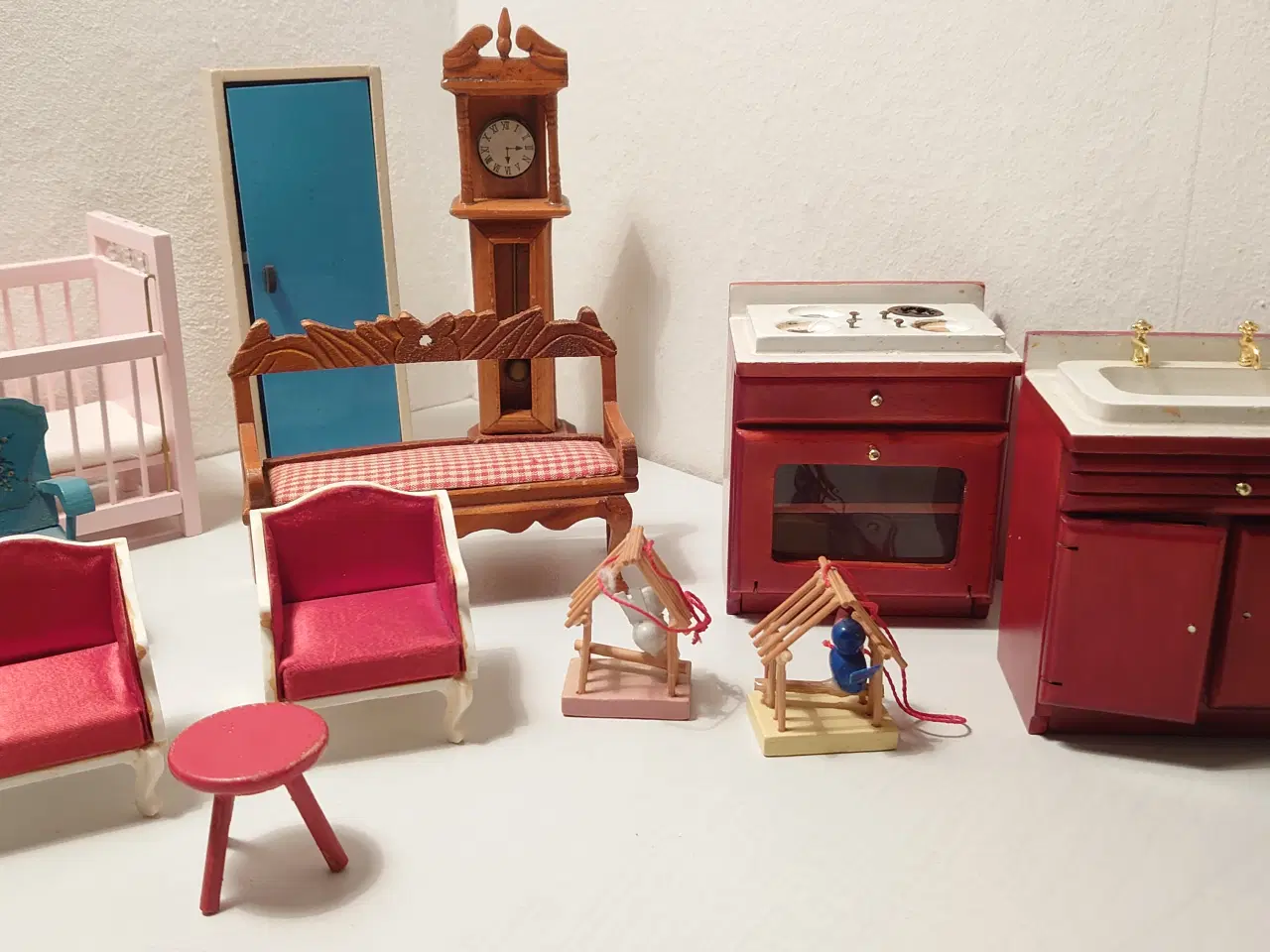 Billede 4 - 31 dele vintage dukkehusmøbler mm. 