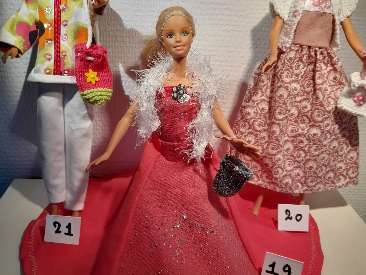 Billede 7 - Nyt hjemmesyet og - strikket Barbietøj
