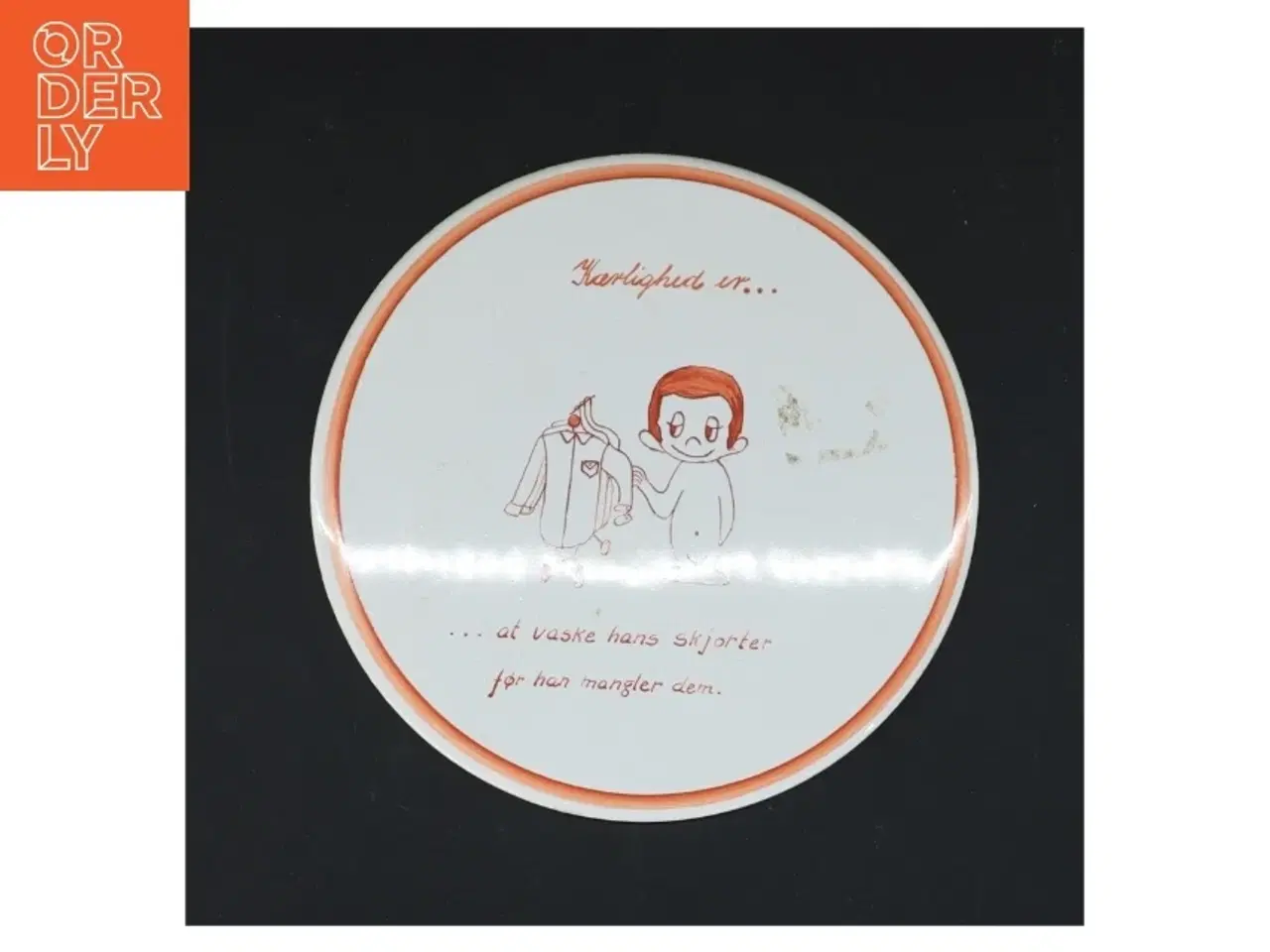 Billede 1 - Dekorativ tallerken med tekst (str. Ø 15,5 cm)