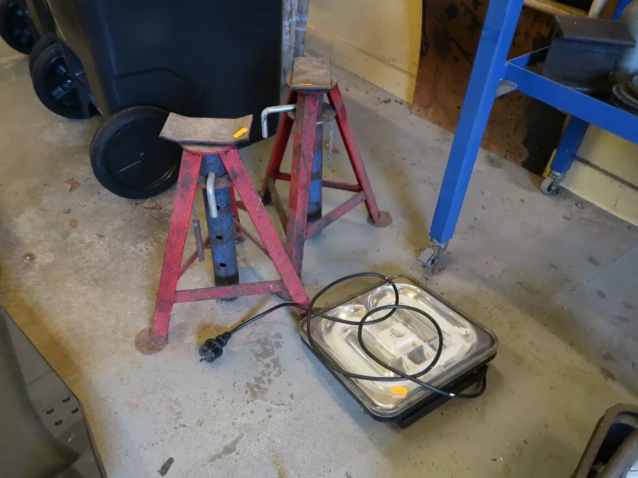 Billede 2 - 2 stk. bukke samt arbejdslampe
