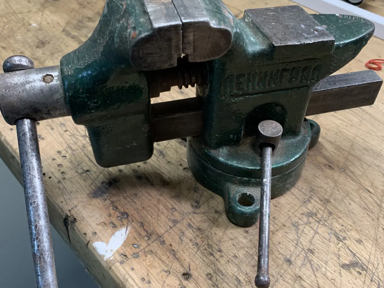 Billede 1 - Skruestik med drejefunktion