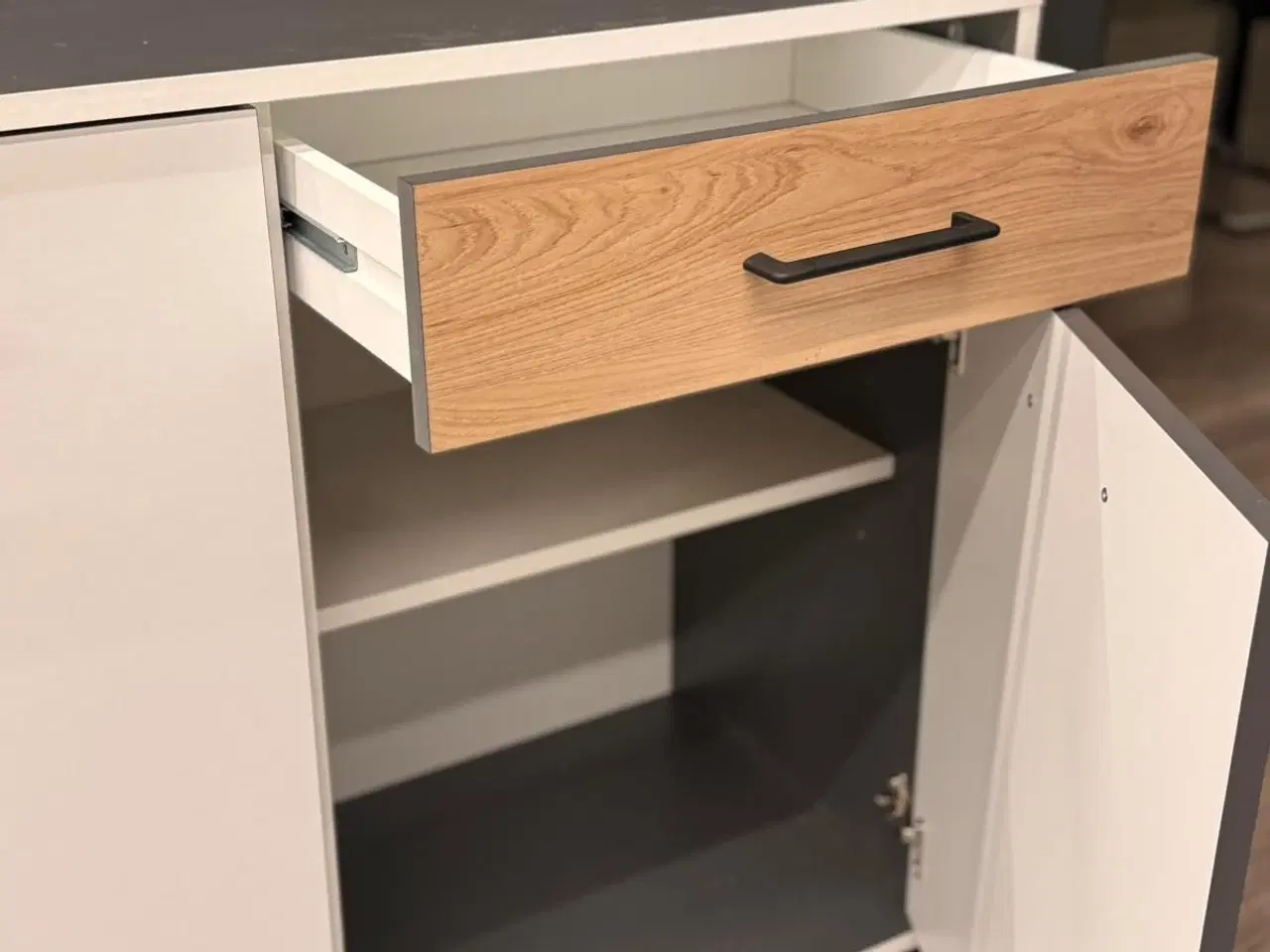 Billede 4 - Nyt køkkenskab / opbevaringsskab