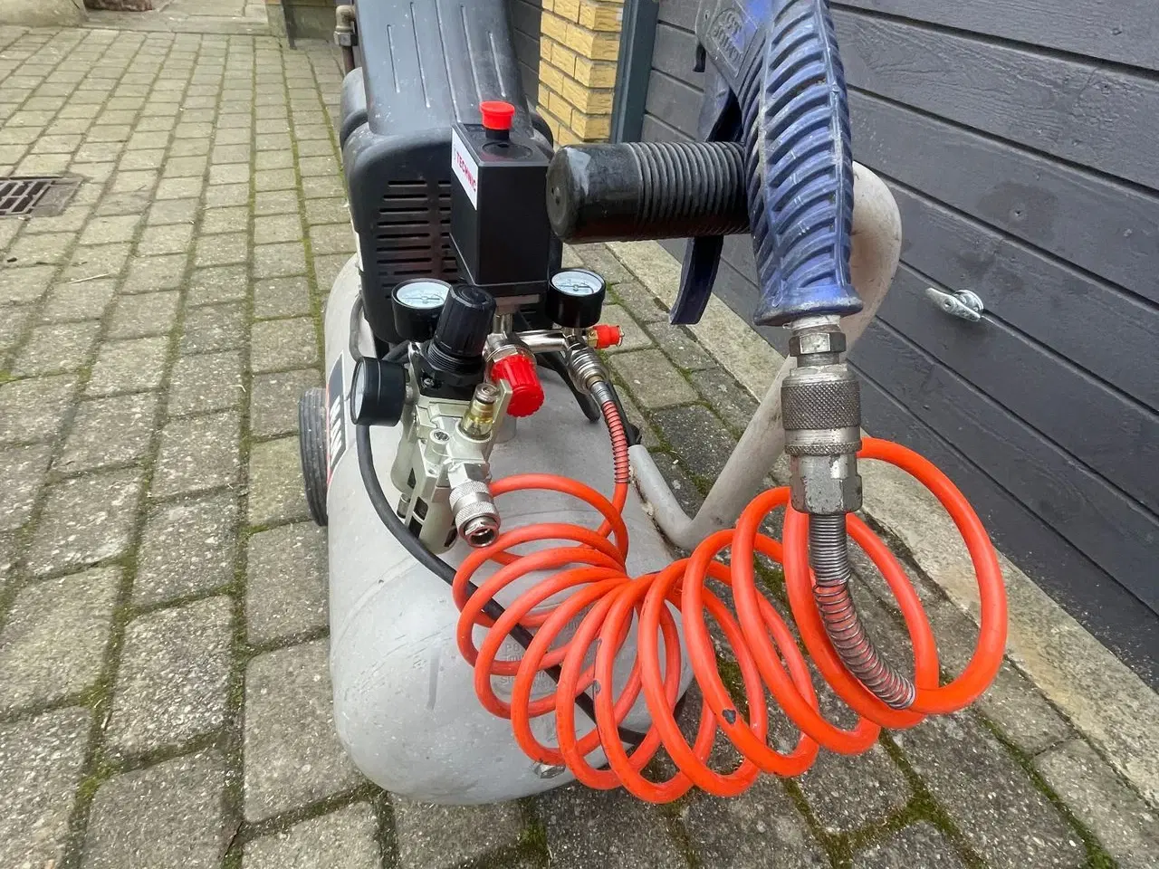 Billede 9 - Sømpistol / Kompressor KUN UDLEJNING