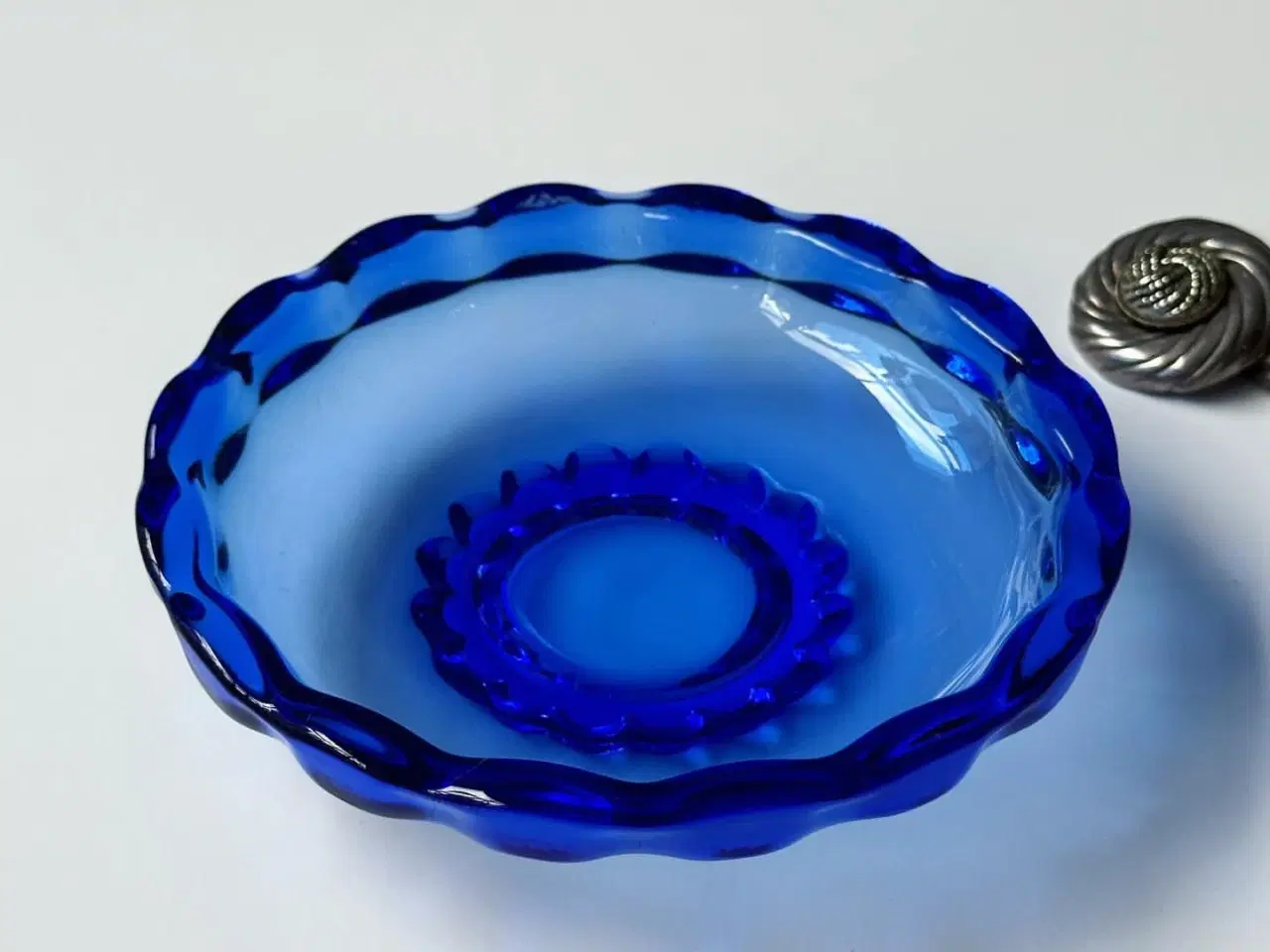 Billede 2 - Rund blå skål med bobbelkant