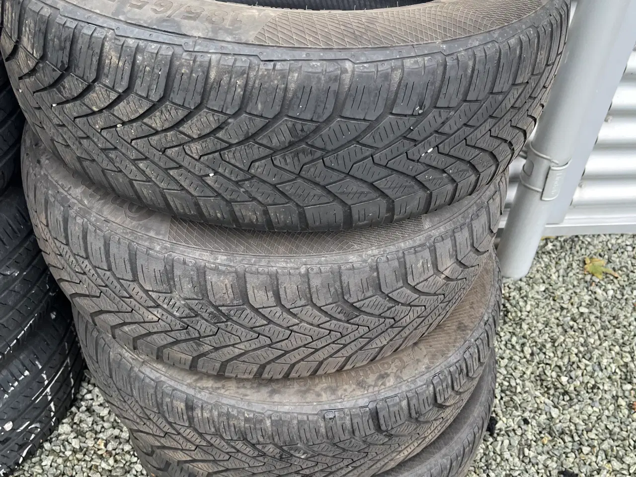 Billede 1 - 185/60R15 contintal vinterdæk 