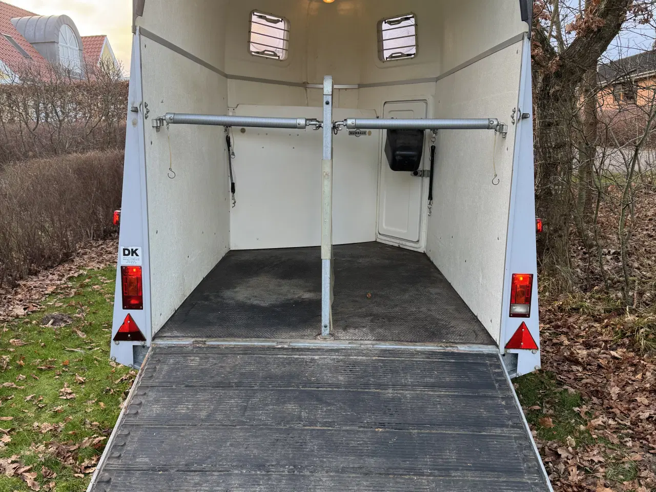 Billede 2 - Humbaur Atis 2000, hestetrailer med saddelrum
