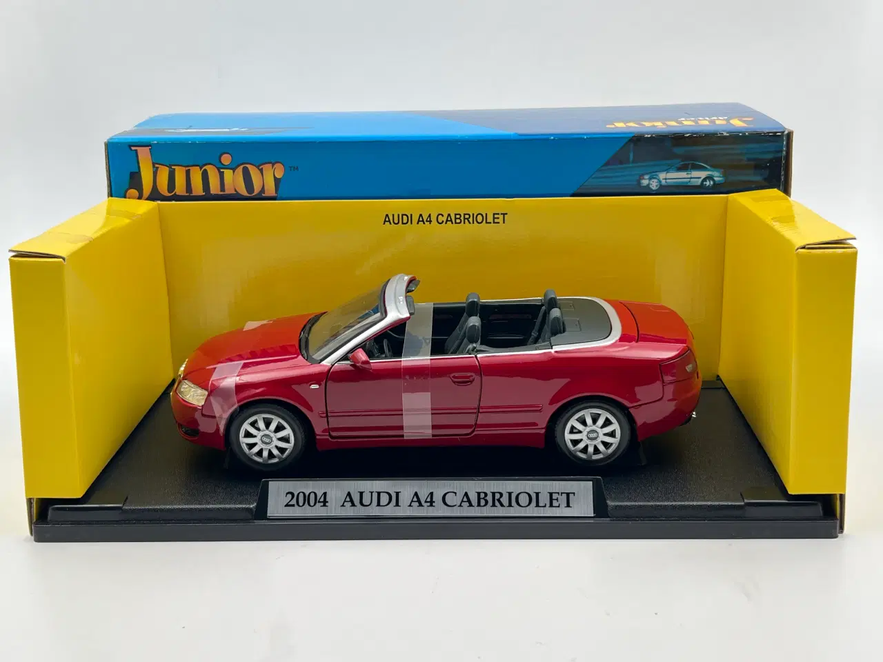 Billede 2 - 2004 Audi A4 3,0 V6 Cabriolet 1:18