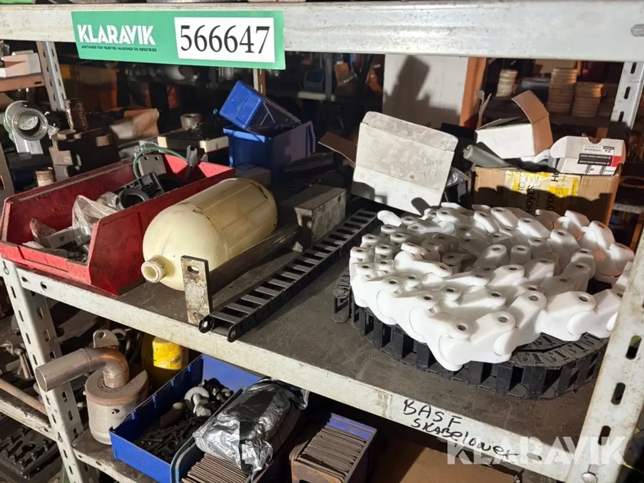 Billede 4 - Blandet lot el-motorer, rørsamlere, plastkæder, beslag.