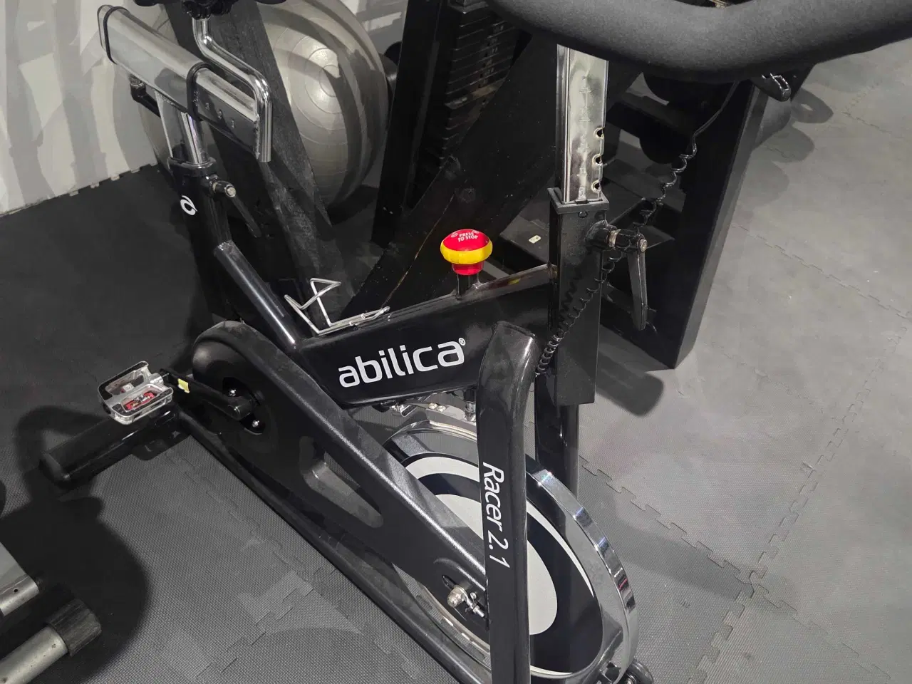 Billede 2 - Spinning cykel til salg står som ny