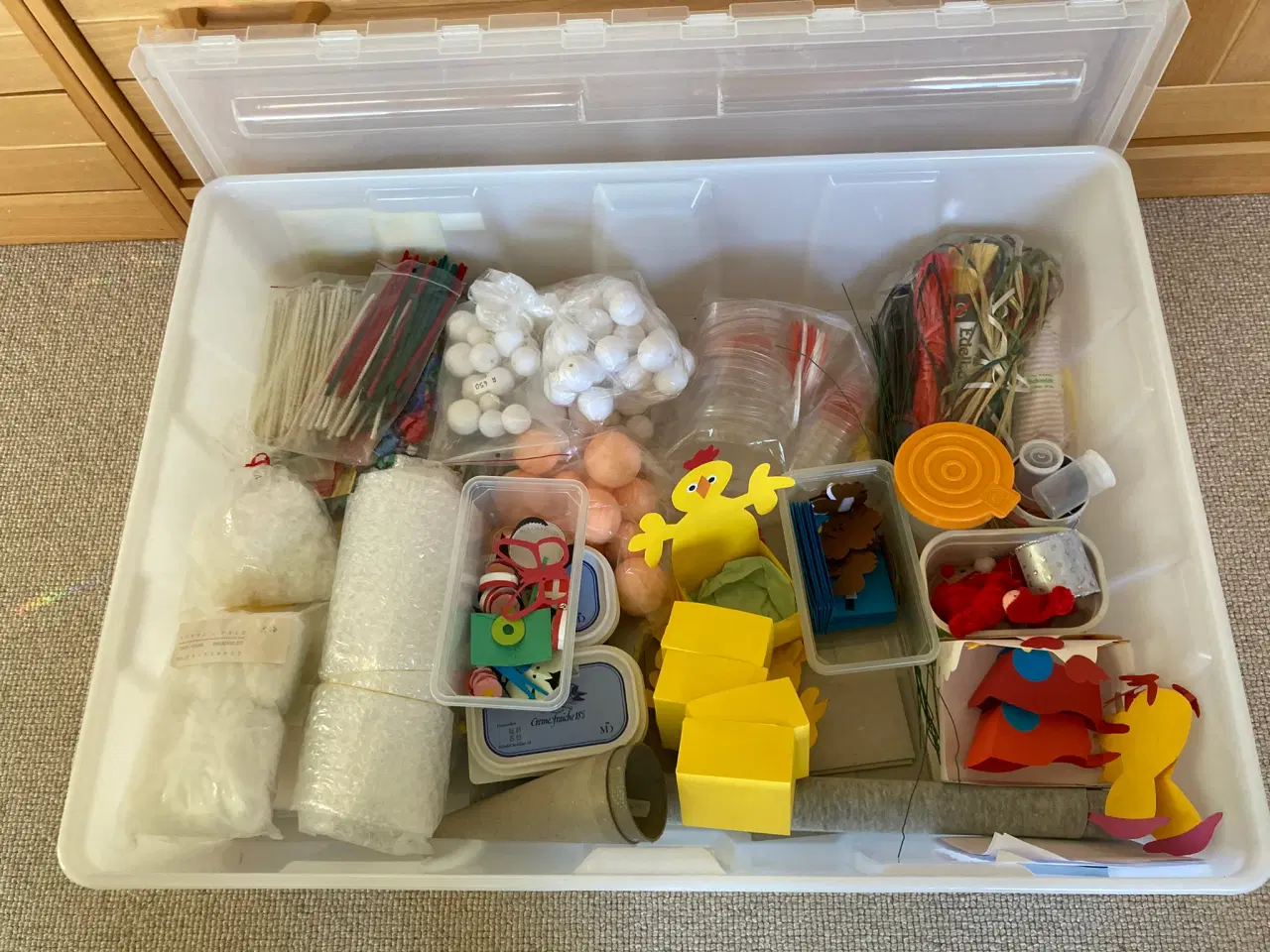 Billede 1 - Bedroller med indhold til den kreative person