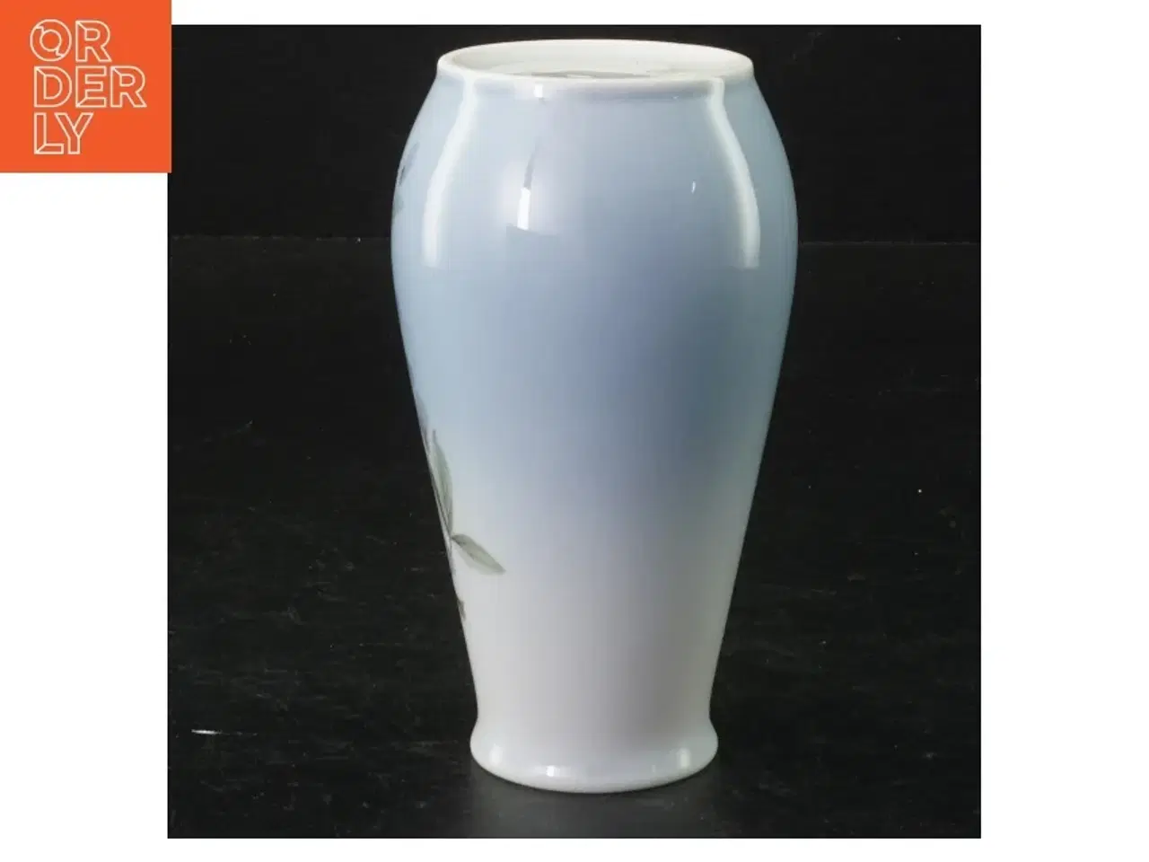 Billede 2 - Porcelænsvase fra B&G (str. 12 cm. 6,5 cm i diameter)