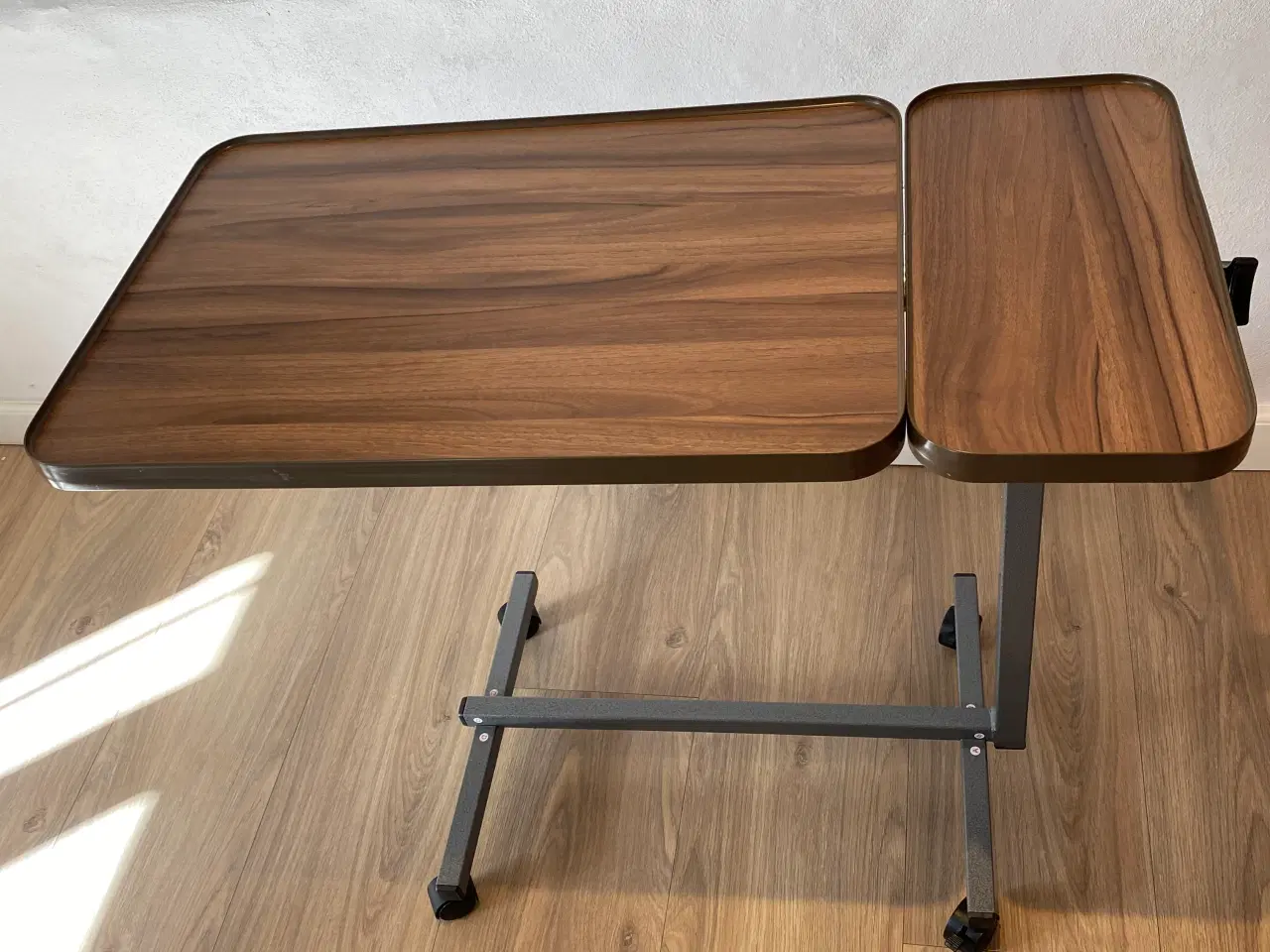 Billede 3 - 2 delt justerbar sengebord