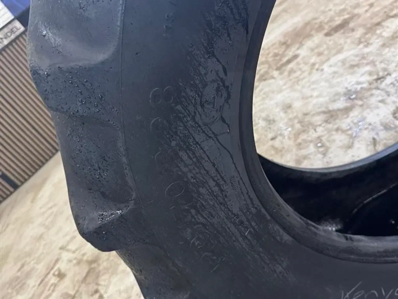 Billede 4 - Vredestein 420/70 R28