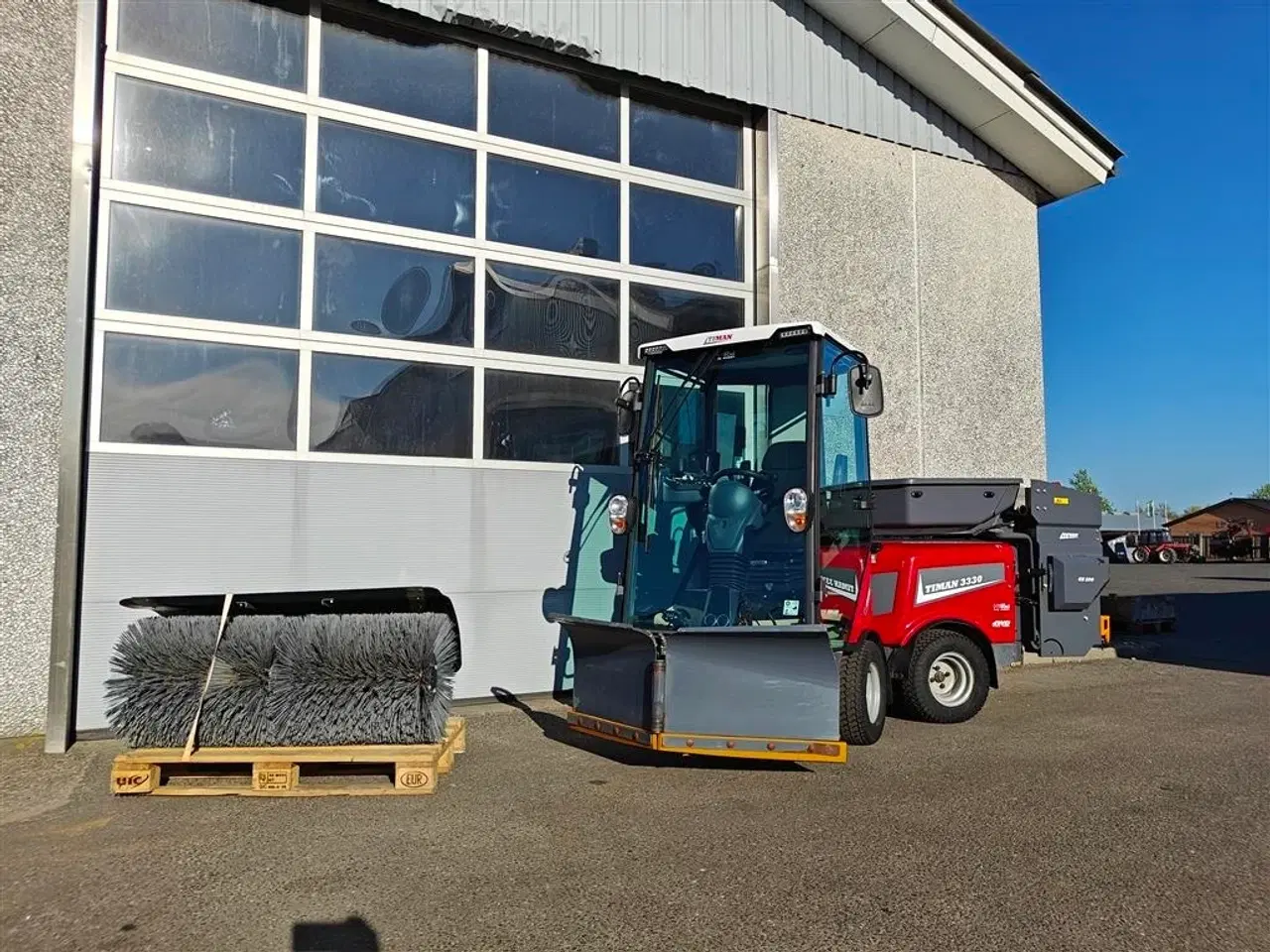 Billede 2 - Timan 3330 4WD MEGET PÆN STAND - KOST; V-PLOV, SPREDER