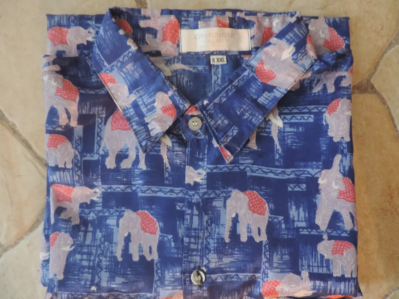 Billede 1 - Silke skjorte med elefanter