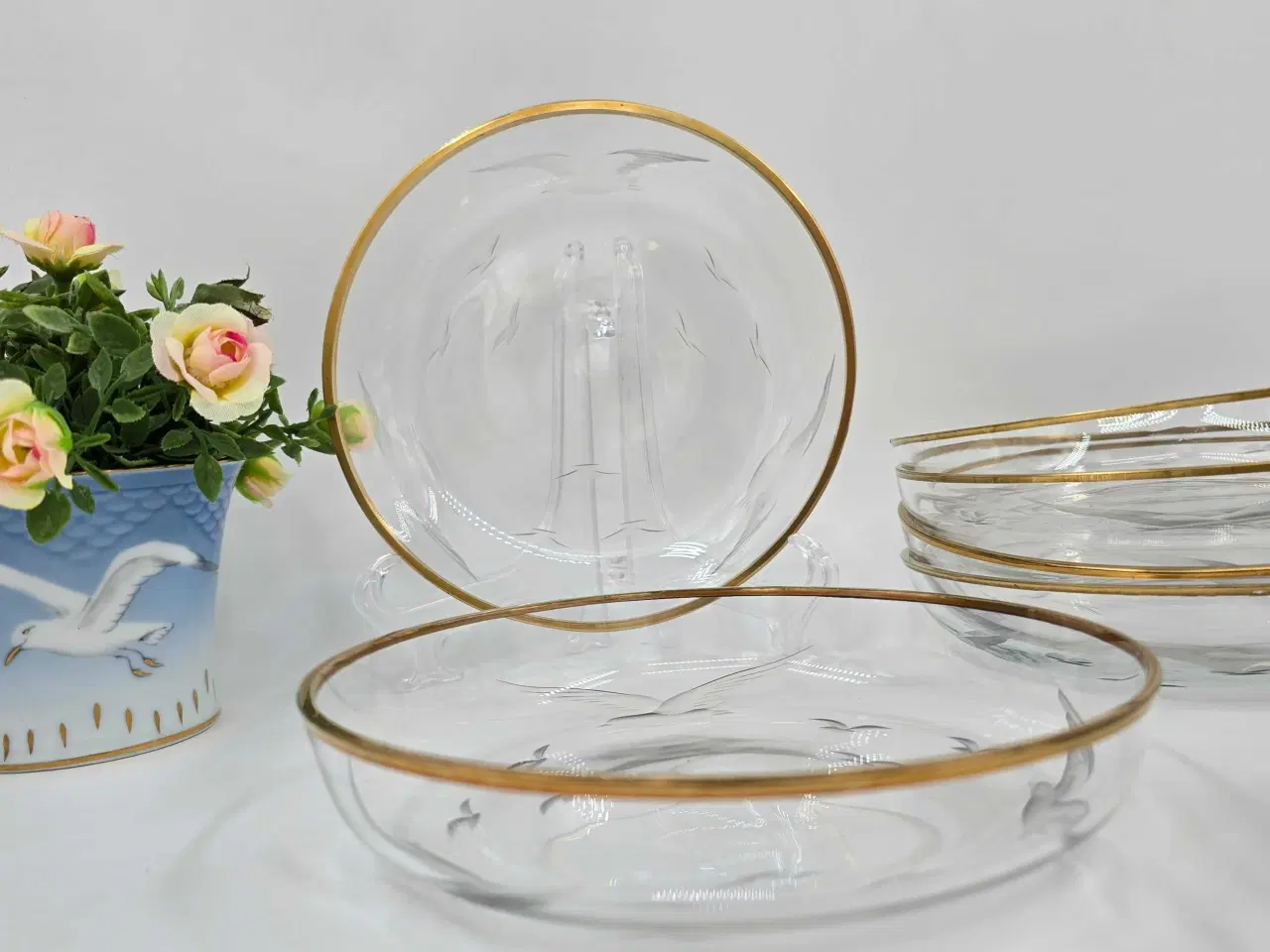 Billede 4 - Mågeglas isasiet med guldkant Lyngbyglasværk