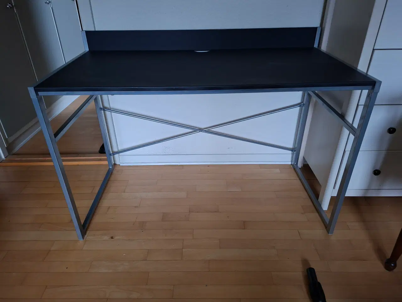 Billede 1 - Computerbord sort plade med alle stel