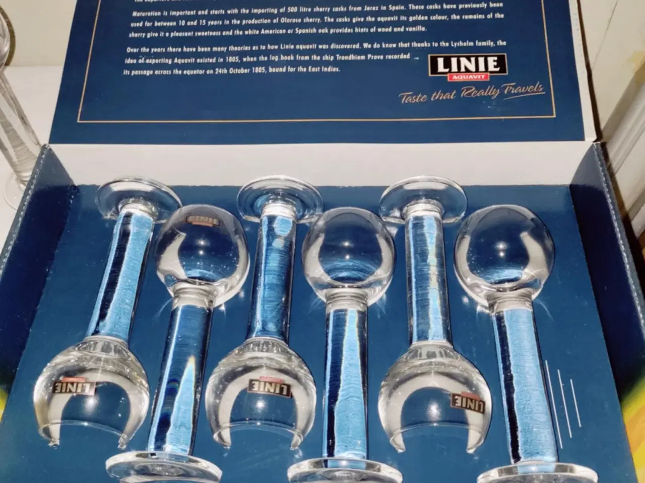 Billede 3 - 12 fine linie aquavit glas måske til sømanden