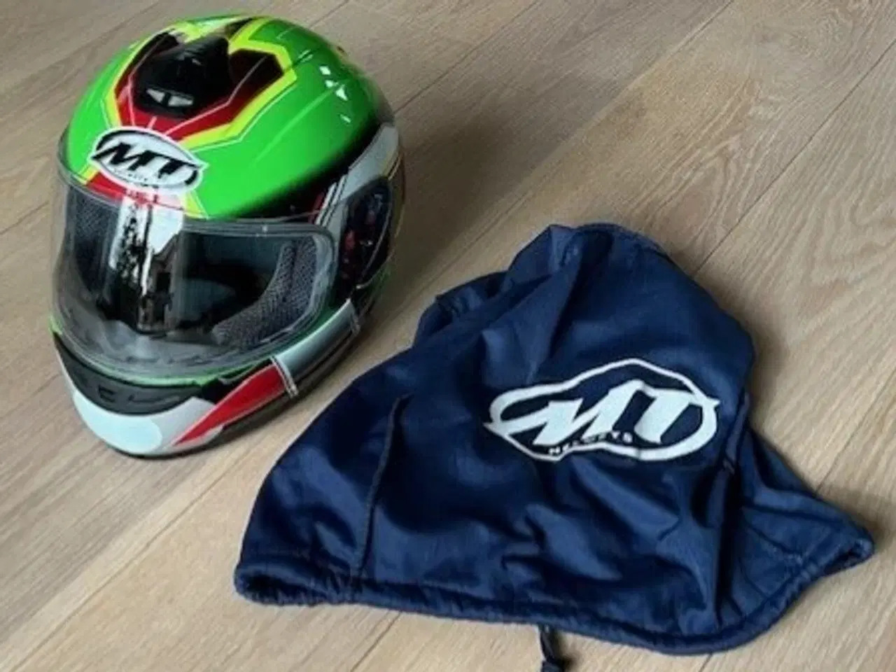 Billede 1 - Styrthjelm sælges